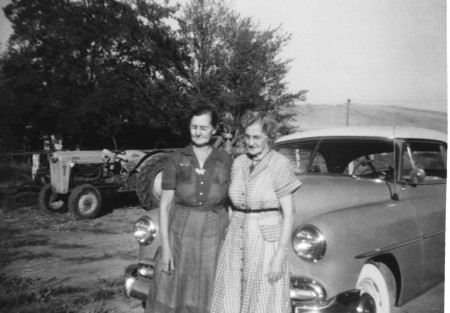 Jessie Brewer Jones and Bettie Brewer Noyes