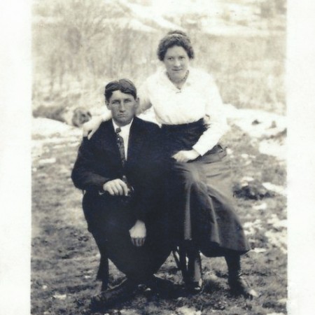 Photo of possibly Elmer Brewer and Rosa Bell Jones