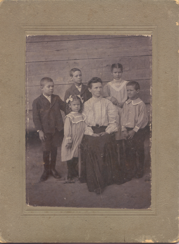 Photo of Unknown Louisiana Family, Likely from Washington Parish