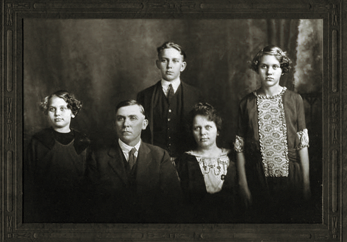 James Albert McKenney Family Photo, circa 1922