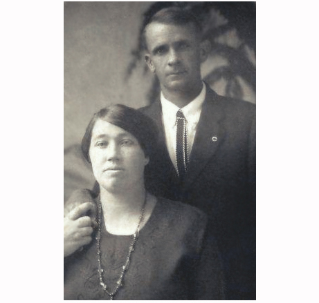 Possible Photo of Robert Walter Brewer and Edith S. Gilmore