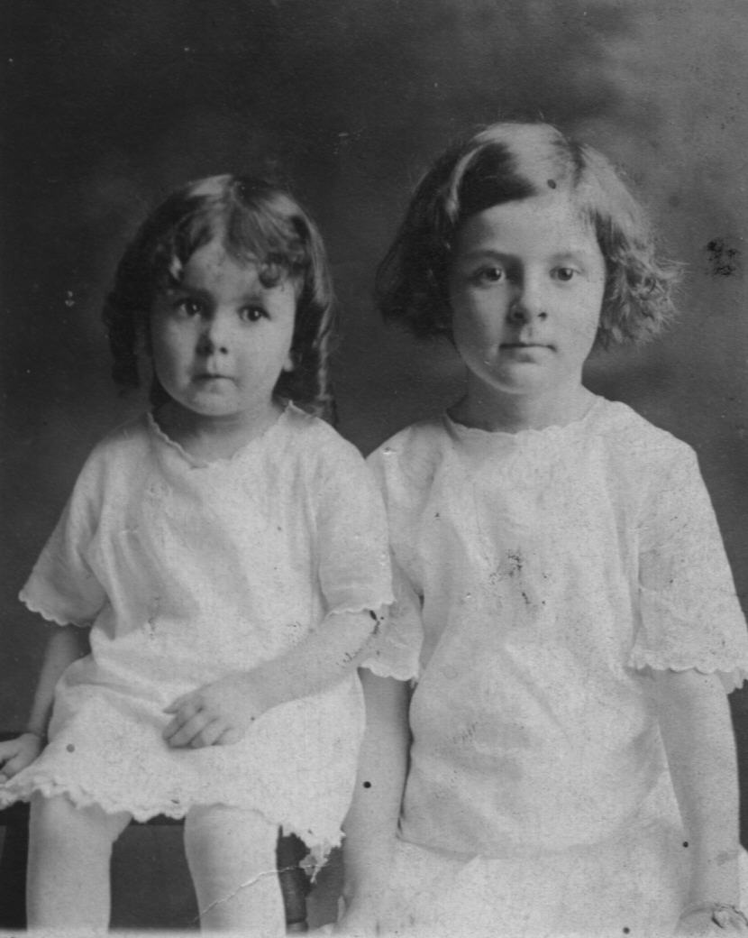 Dorothy and Mary Lou Noyes